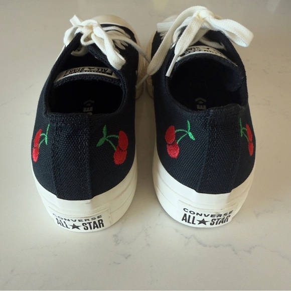 Converse Chuck Taylor All Star Lift Platform Sneakers black cherry New Size: 7M - Picture 4 of 6